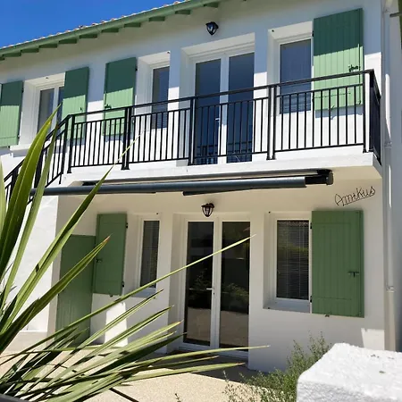 300m De La De Pontaillac Appartamento